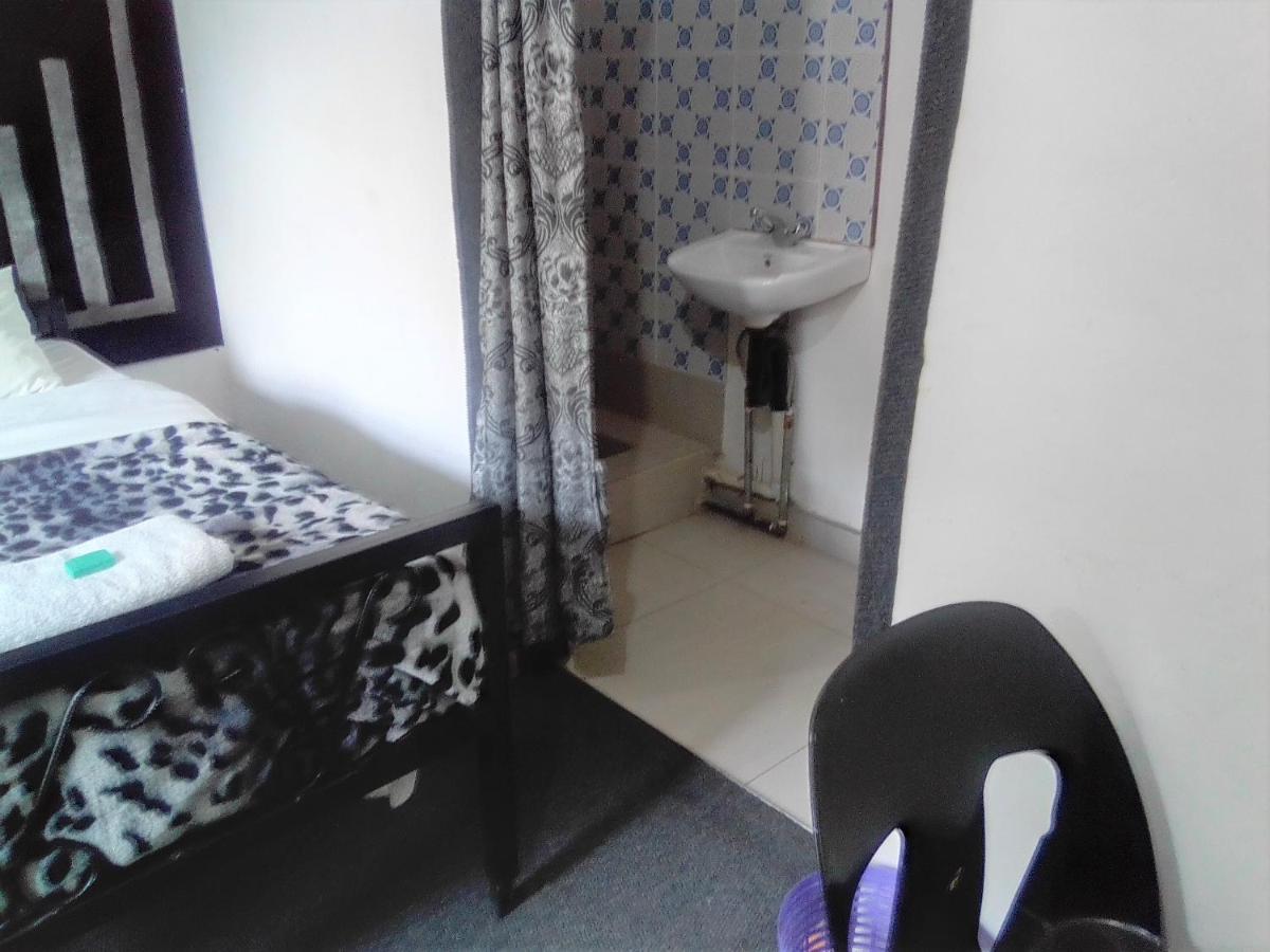 A Pousada Fish Eagle Backpackers Lusaka Exterior foto