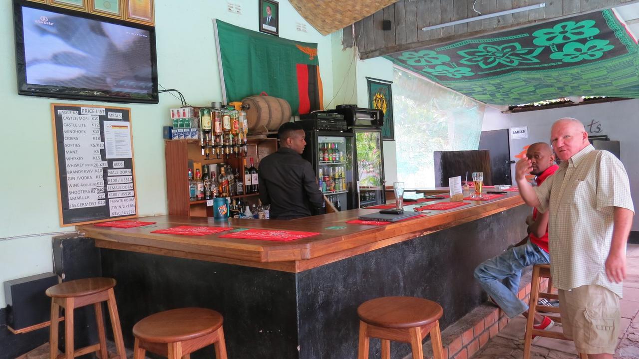 A Pousada Fish Eagle Backpackers Lusaka Exterior foto